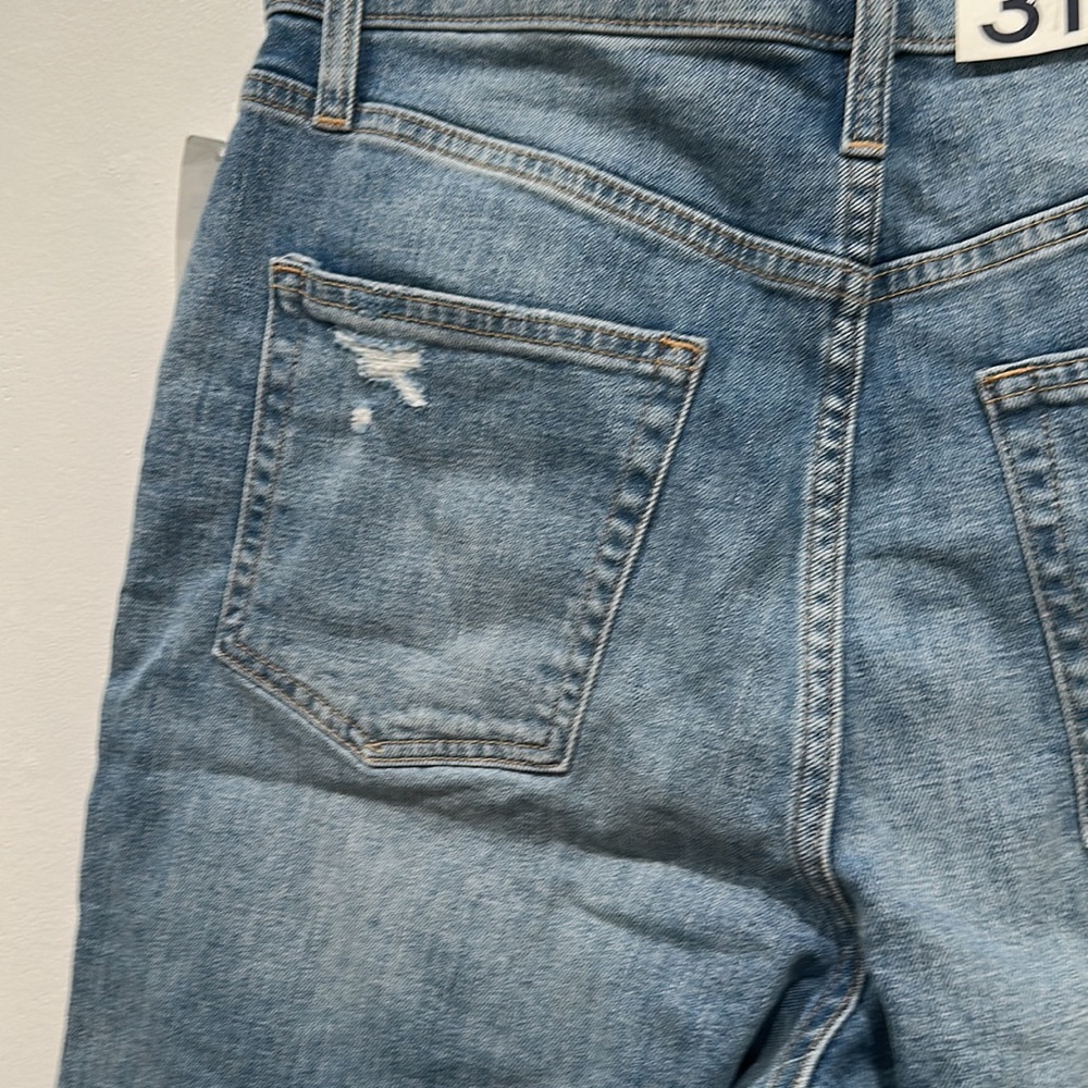 Gap Bermuda Short  High Rise Low Stretch Size 31 Tall - Picture 11 of 12